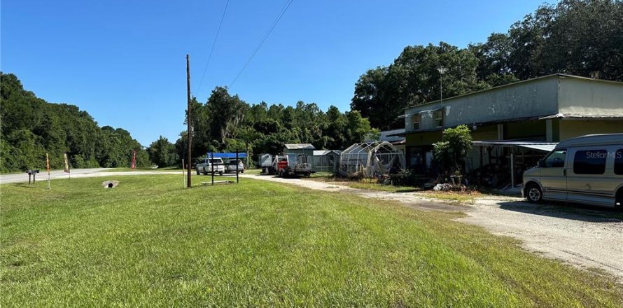 Immobilier commercial à Crescent City, Floride 364.64 m2 № 2217515