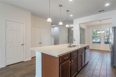 Townhouse in Winter Garden, Florida 3 bedrooms, 162.95 sq.m. № 1717582 - photo 11