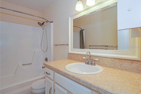 Condo in Vero Beach, Florida, 2 bedrooms  № 1537470 - photo 24