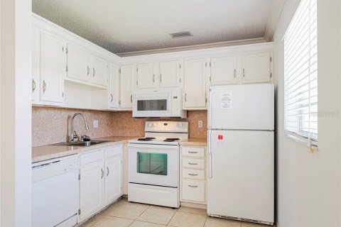 Condo in Vero Beach, Florida, 2 bedrooms  № 1537470 - photo 12