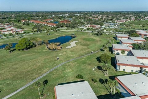 Condo in Vero Beach, Florida, 2 bedrooms  № 1537470 - photo 16