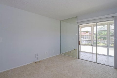 Condo in Vero Beach, Florida, 2 bedrooms  № 1537470 - photo 23