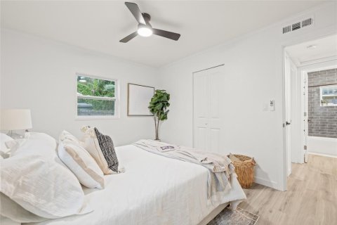 House in Saint Petersburg, Florida 2 bedrooms, 66.89 sq.m. № 1903972 - photo 17