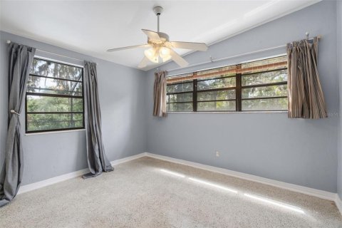 House in Temple Terrace, Florida 3 bedrooms, 142.42 sq.m. № 2199943 - photo 26