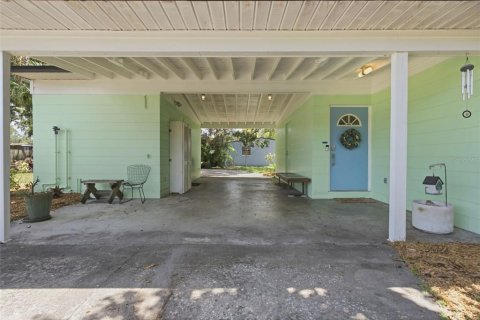 House in Temple Terrace, Florida 3 bedrooms, 142.42 sq.m. № 2199943 - photo 4