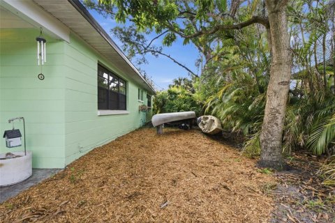 House in Temple Terrace, Florida 3 bedrooms, 142.42 sq.m. № 2199943 - photo 6