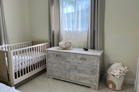 Casa en venta en Hialeah, Florida, 3 dormitorios, 151.06 m2 № 2043556 - foto 22