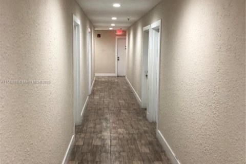 Apartamento en alquiler en Miami Beach, Florida, 1 dormitorio, 44.13 m2 № 1696757 - foto 6