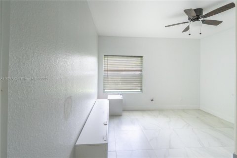 Villa ou maison à louer à Lehigh Acres, Floride: 3 chambres № 1951121 - photo 6