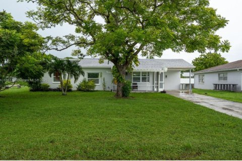 Villa ou maison à Lehigh Acres, Floride 3 chambres № 1951121