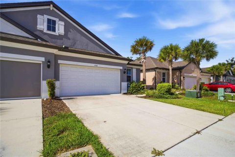 Villa ou maison à louer à Bradenton, Floride: 2 chambres, 151.15 m2 № 2155924 - photo 2