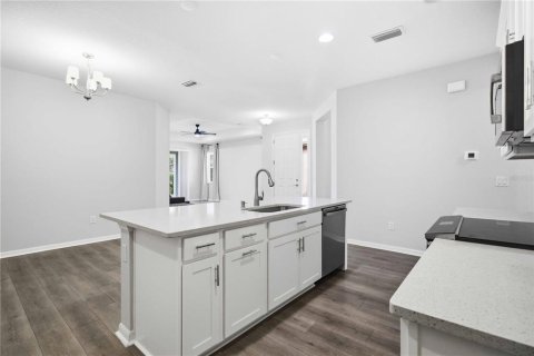 Villa ou maison à louer à Bradenton, Floride: 2 chambres, 151.15 m2 № 2155924 - photo 9