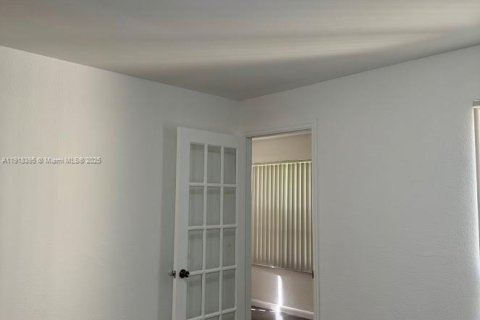 Condominio en alquiler en Sunrise, Florida, 1 dormitorio, 69.03 m2 № 1973257 - foto 8