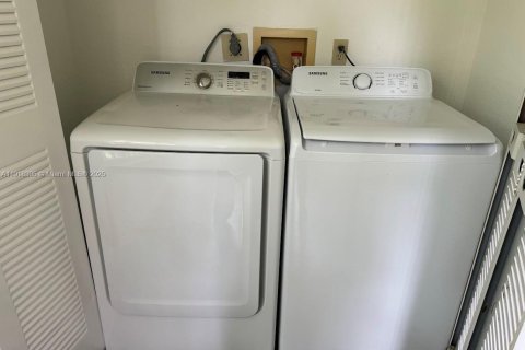 Condominio en alquiler en Sunrise, Florida, 1 dormitorio, 69.03 m2 № 1973257 - foto 20