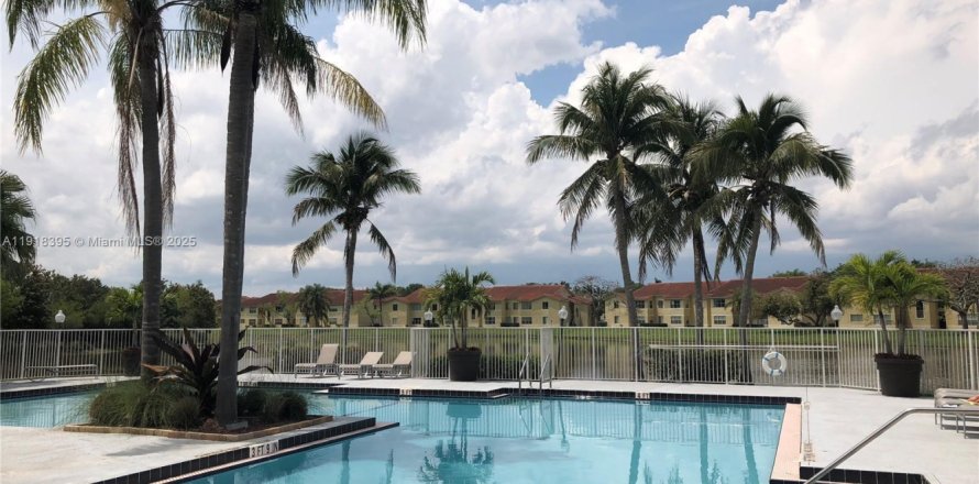 Condominio en Sunrise, Florida, 1 dormitorio  № 1973257