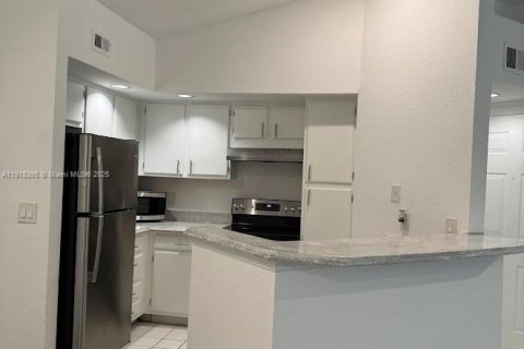 Condominio en alquiler en Sunrise, Florida, 1 dormitorio, 69.03 m2 № 1973257 - foto 18