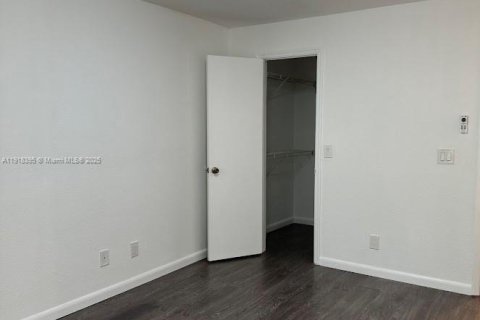 Condominio en alquiler en Sunrise, Florida, 1 dormitorio, 69.03 m2 № 1973257 - foto 11