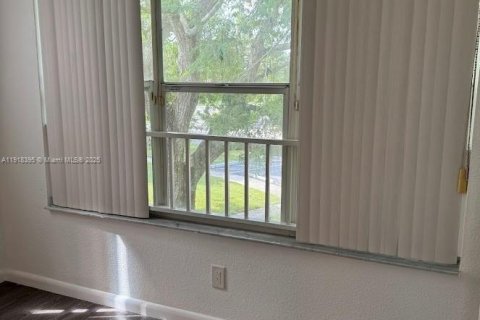 Condominio en alquiler en Sunrise, Florida, 1 dormitorio, 69.03 m2 № 1973257 - foto 14