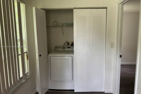 Condominio en alquiler en Sunrise, Florida, 1 dormitorio, 69.03 m2 № 1973257 - foto 21