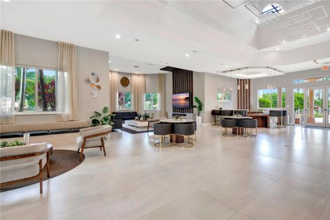 House in Pembroke Pines, Florida 4 bedrooms, 251.67 sq.m. № 2011964 - photo 8