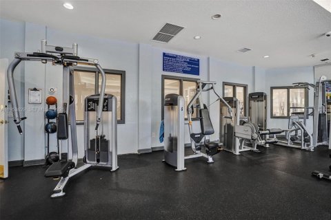 House in Pembroke Pines, Florida 4 bedrooms, 251.67 sq.m. № 2011964 - photo 14