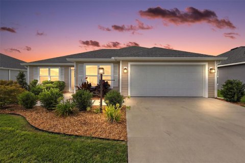 Casa en The Villages, Florida 3 dormitorios, 145.3 m2 № 2209380