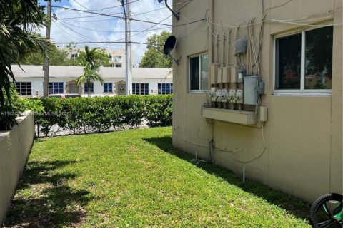 Commercial property in Miami, Florida 292.46 sq.m. № 1790526 - photo 7