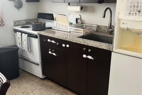 Commercial property in Miami, Florida 292.46 sq.m. № 1790526 - photo 3