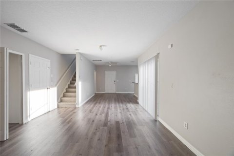 House in Tampa, Florida 3 bedrooms, 126.81 sq.m. № 1919367 - photo 4
