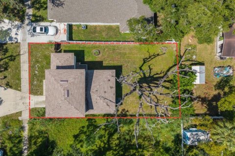 House in Tampa, Florida 3 bedrooms, 126.81 sq.m. № 1919367 - photo 21