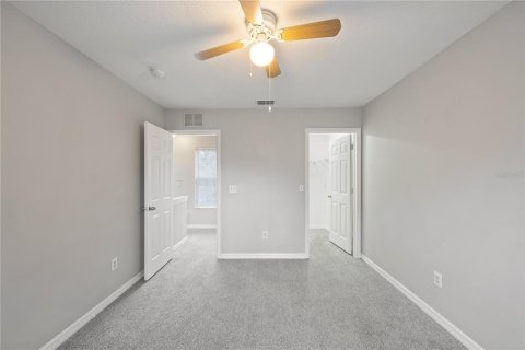 House in Tampa, Florida 3 bedrooms, 126.81 sq.m. № 1919367 - photo 13