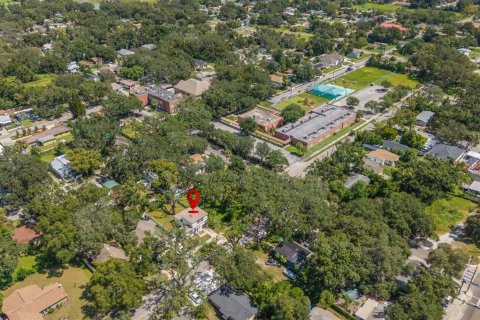 House in Tampa, Florida 3 bedrooms, 126.81 sq.m. № 1919367 - photo 24