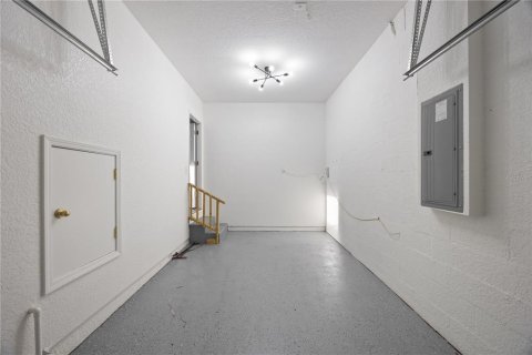 House in Tampa, Florida 3 bedrooms, 126.81 sq.m. № 1919367 - photo 18