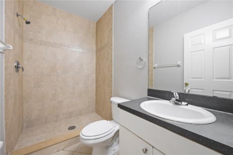 House in Tampa, Florida 3 bedrooms, 126.81 sq.m. № 1919367 - photo 9