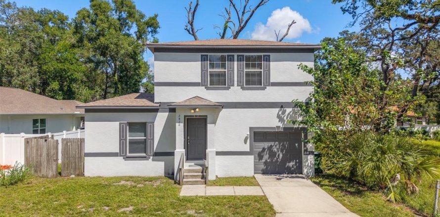 House in Tampa, Florida 3 bedrooms, 126.81 sq.m. № 1919367