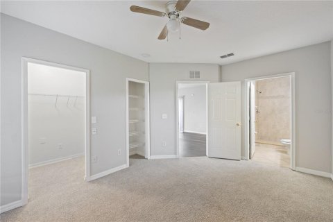 House in Tampa, Florida 3 bedrooms, 126.81 sq.m. № 1919367 - photo 7