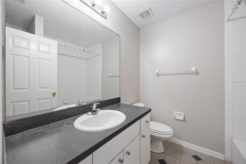 House in Tampa, Florida 3 bedrooms, 126.81 sq.m. № 1919367 - photo 14