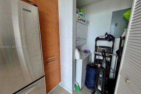 Купить кондоминиум в Майами, Флорида 58.71м2, № 2150405 - фото 17