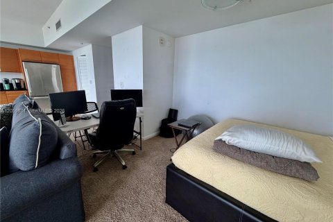 Купить кондоминиум в Майами, Флорида 58.71м2, № 2150405 - фото 11