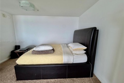 Купить кондоминиум в Майами, Флорида 58.71м2, № 2150405 - фото 12