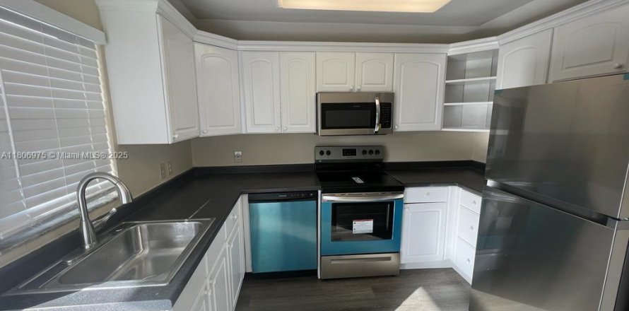 Condominio en St. Lucie, Florida, 2 dormitorios  № 1874404