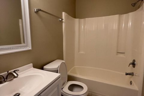 Condominio en venta en St. Lucie, Florida, 2 dormitorios, 69.12 m2 № 1874404 - foto 5