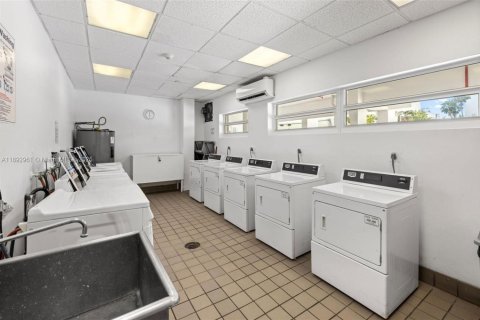 Copropriété à louer à Miami Beach, Floride: 1 chambre, 53.7 m2 № 1946696 - photo 9