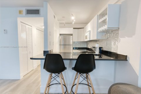 Copropriété à louer à Miami Beach, Floride: 1 chambre, 53.7 m2 № 1946696 - photo 4
