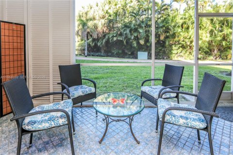 Купить кондоминиум в Халландейл-Бич, Флорида 2 спальни, 95.41м2, № 2001945 - фото 4