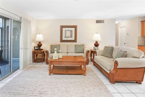 Купить кондоминиум в Халландейл-Бич, Флорида 2 спальни, 95.41м2, № 2001945 - фото 5