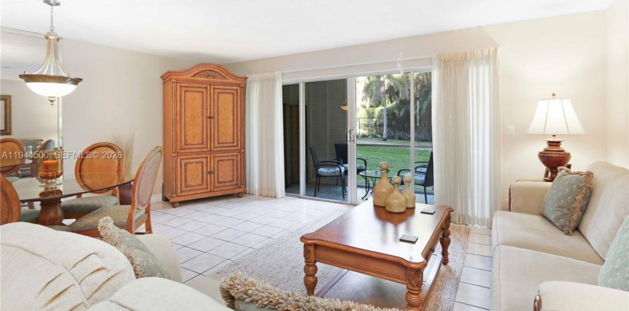 Кондоминиум с 2 спальнями в Халландейл-Бич, Флорида № 2001945