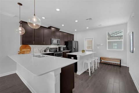 Touwnhouse à vendre à Orlando, Floride: 3 chambres, 151.99 m2 № 1759929 - photo 11