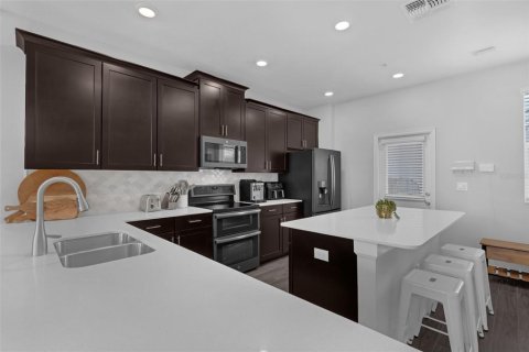 Touwnhouse à vendre à Orlando, Floride: 3 chambres, 151.99 m2 № 1759929 - photo 12