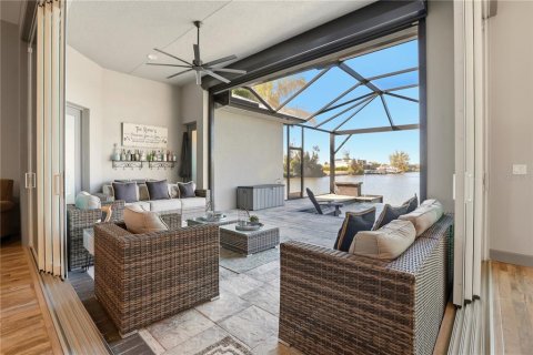 Villa ou maison à vendre à Cape Coral, Floride: 5 chambres, 249.72 m2 № 2127518 - photo 19